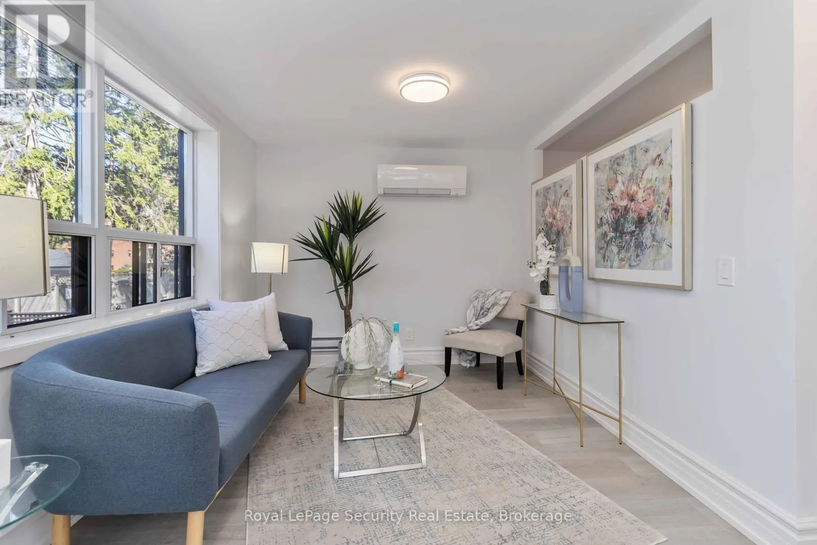 4 - 328 LAKESHORE ROAD E