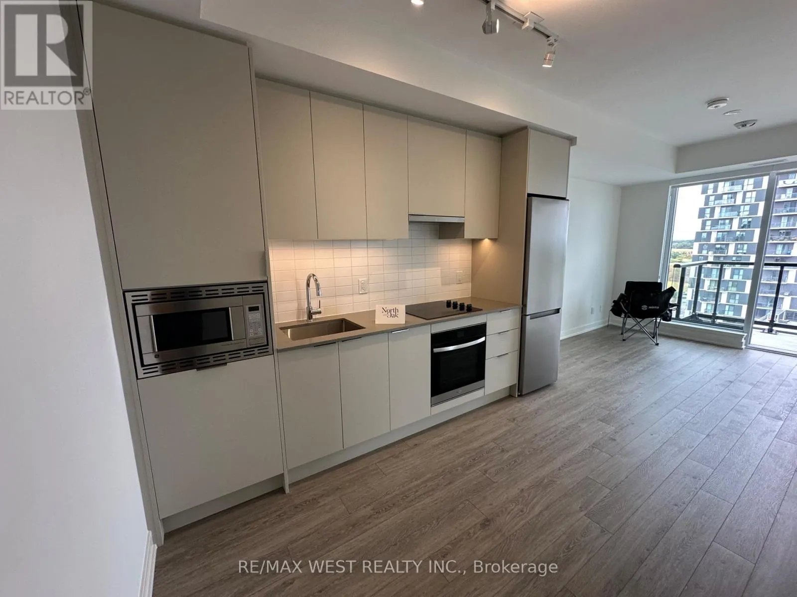 1507 - 3079 TRAFALGAR ROAD
