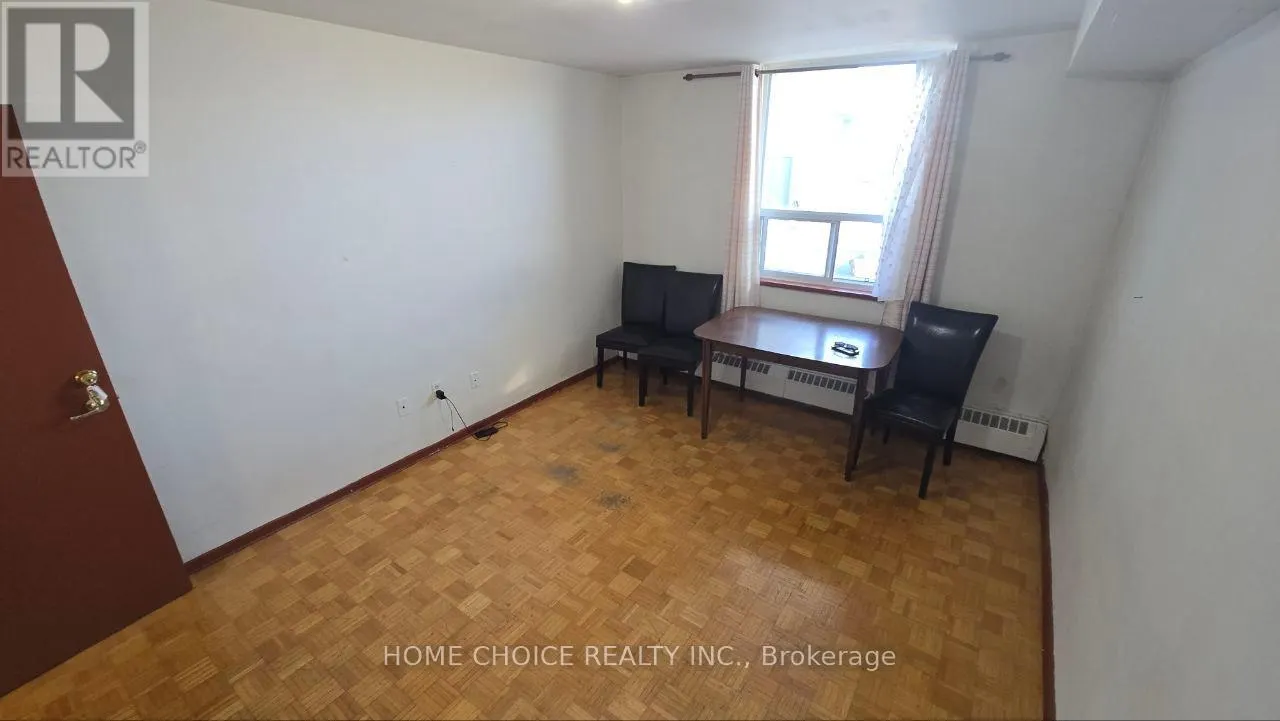 921 - 3460 KEELE STREET W
