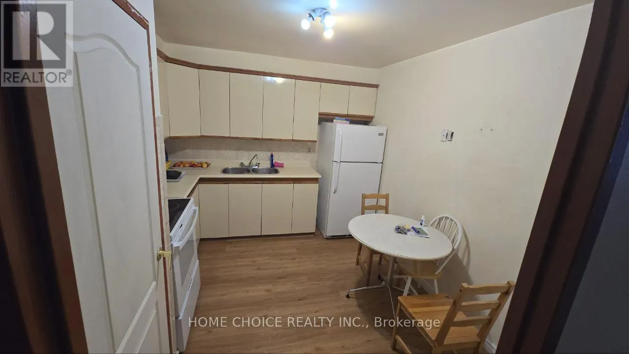 921 - 3460 KEELE STREET W