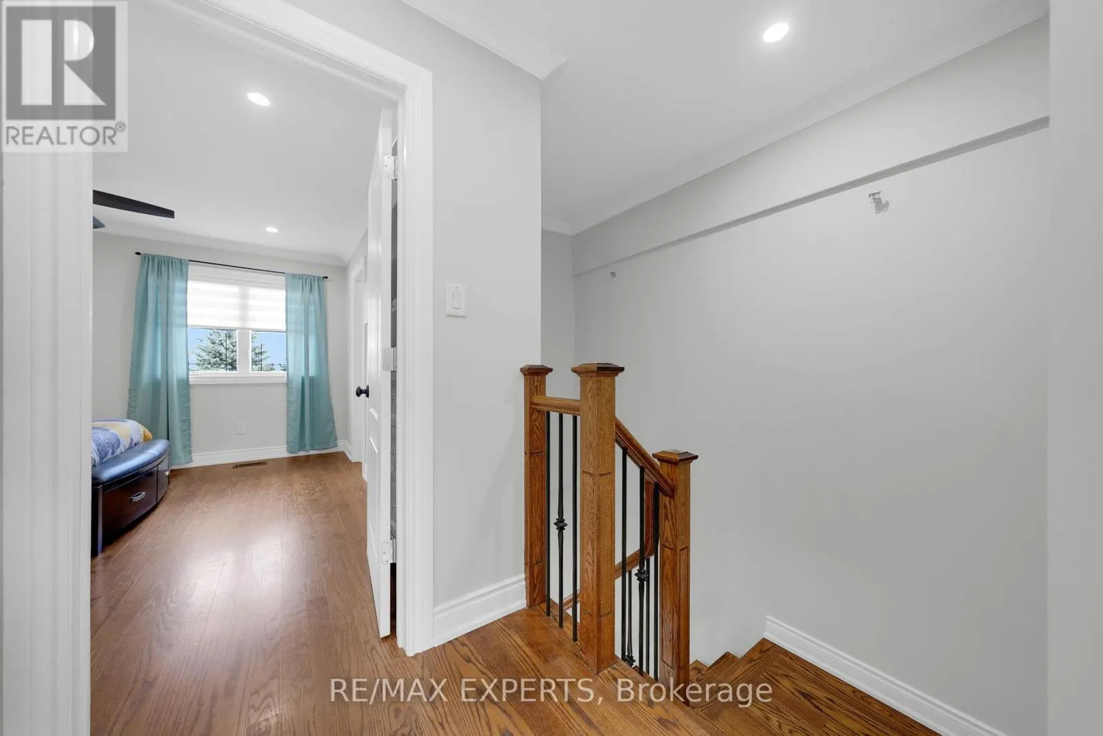 55 MANORWOOD COURT