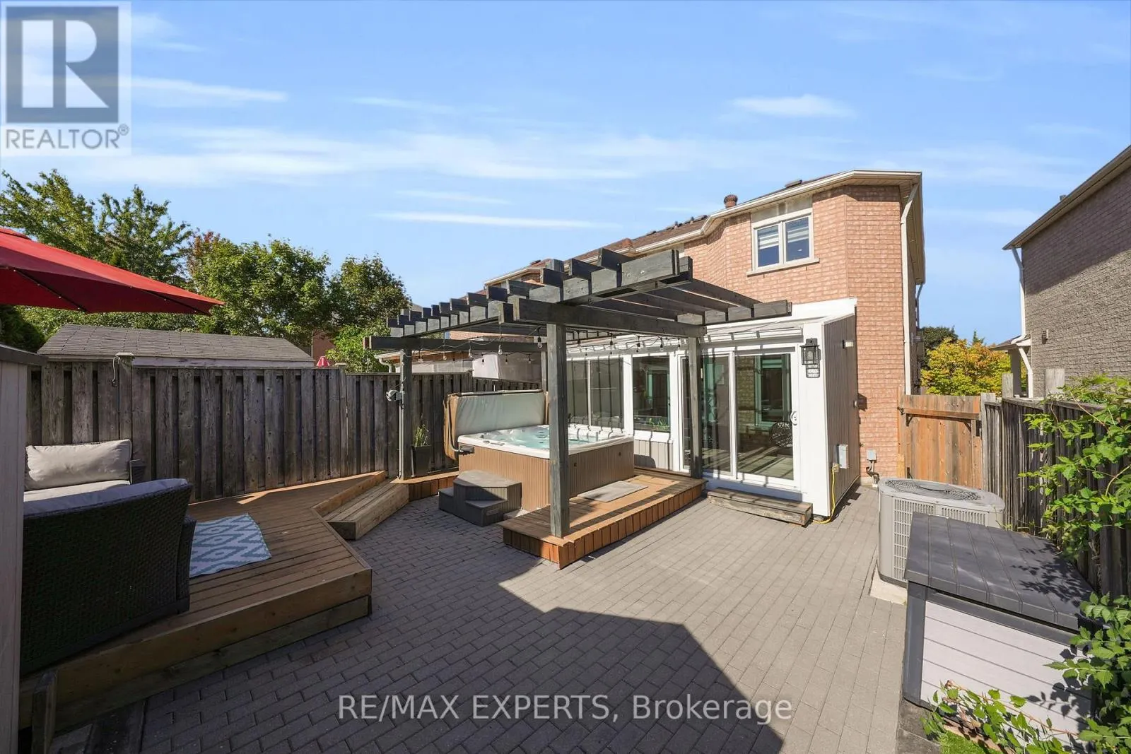 55 MANORWOOD COURT