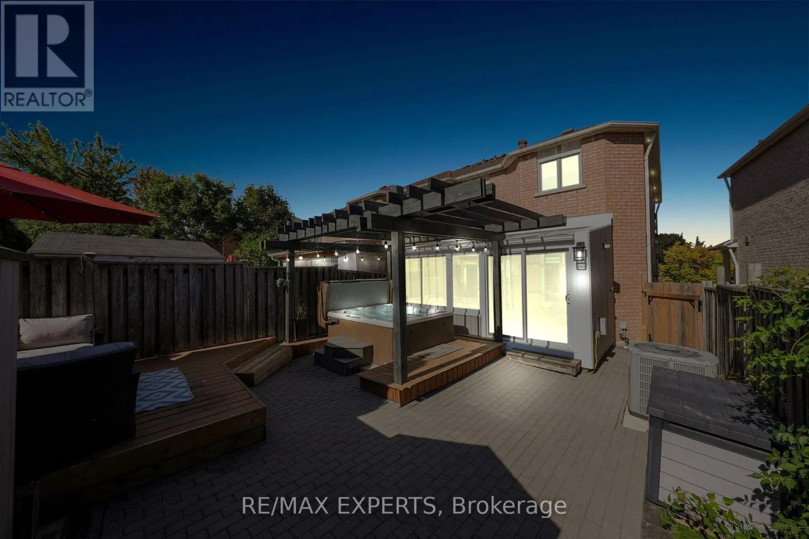55 MANORWOOD COURT