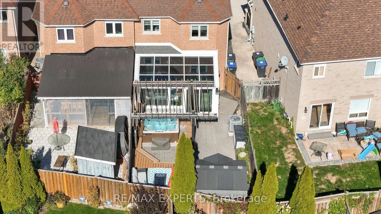 55 MANORWOOD COURT