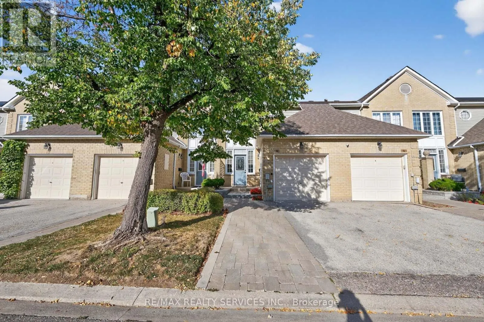 8 HARTNELL SQUARE