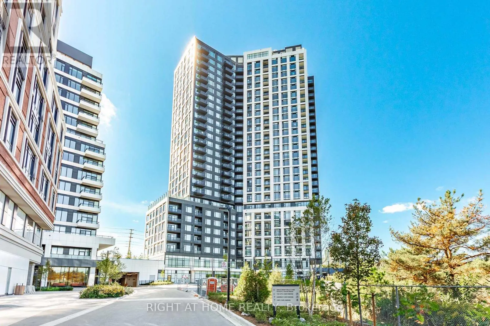 2604 - 2495 EGLINTON AVENUE W