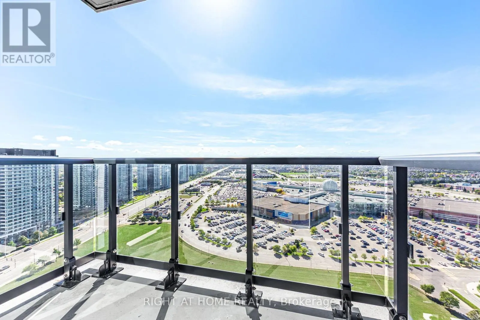 2604 - 2495 EGLINTON AVENUE W