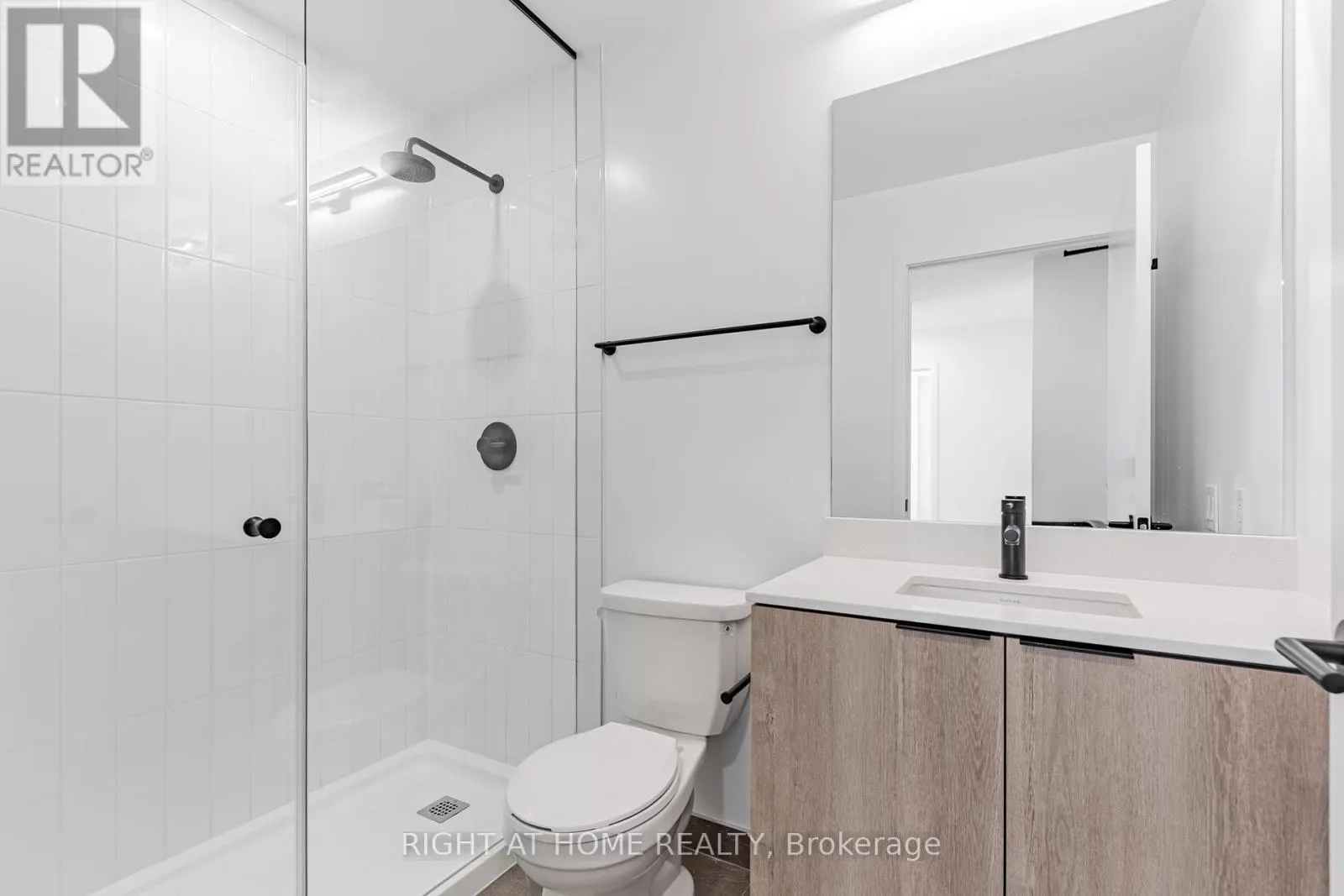 2604 - 2495 EGLINTON AVENUE W