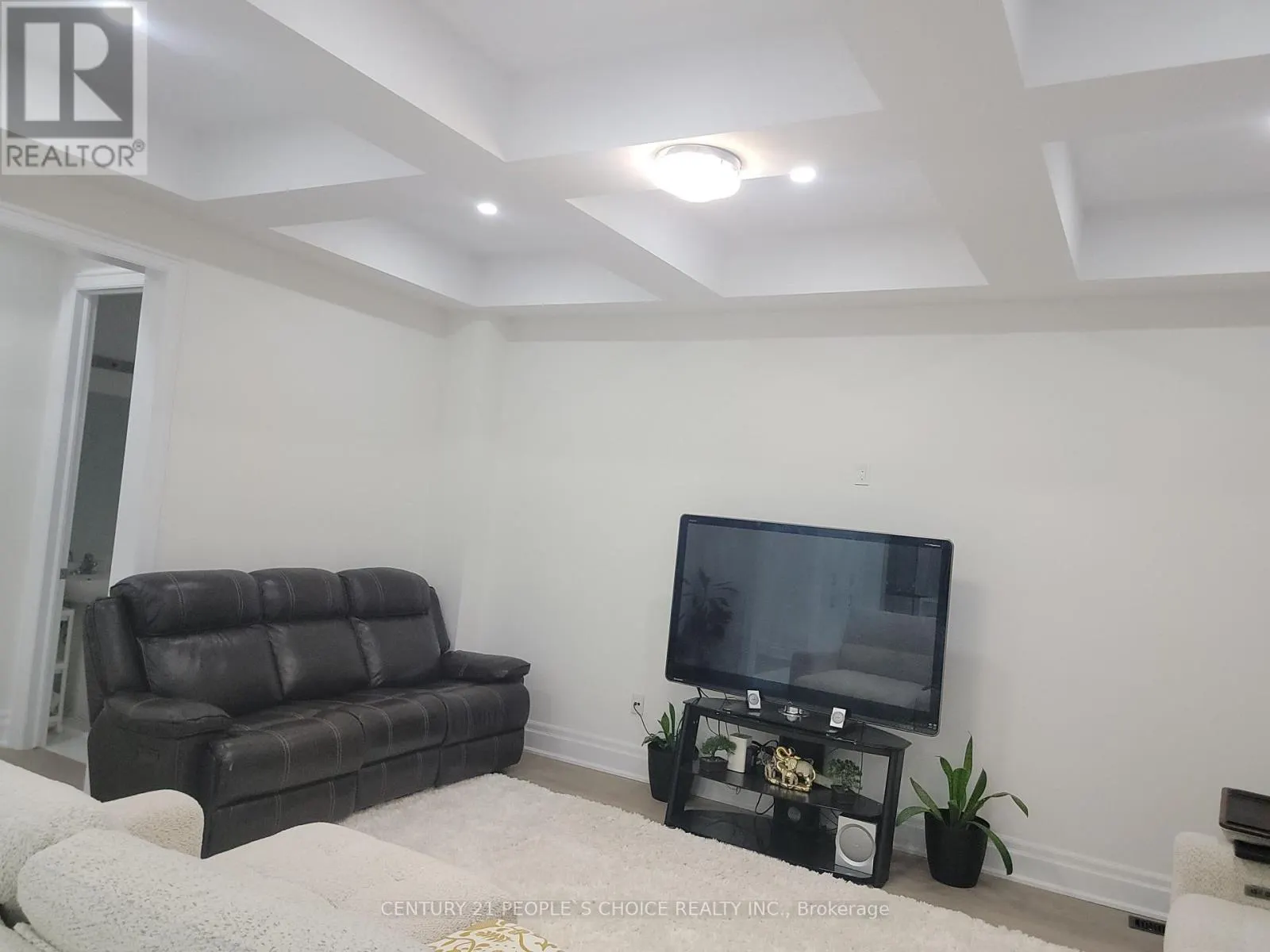 3253 DOVE DRIVE