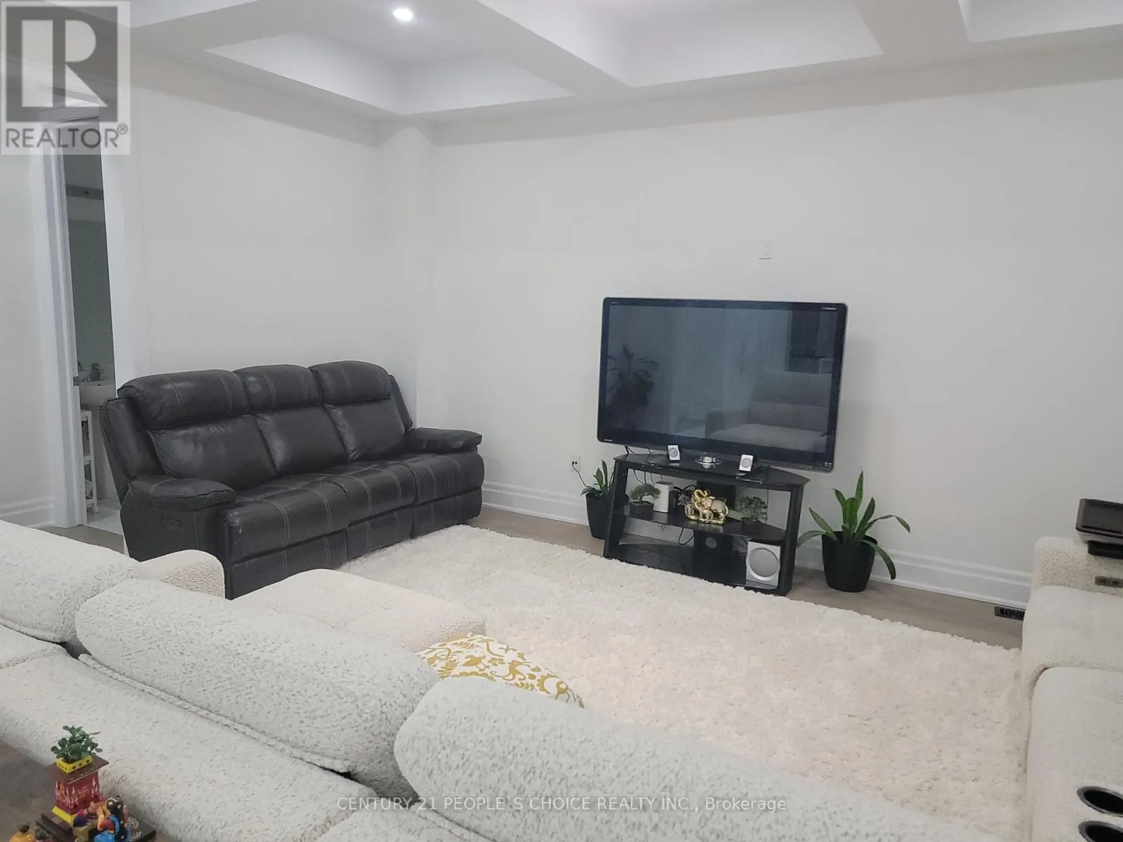 3253 DOVE DRIVE