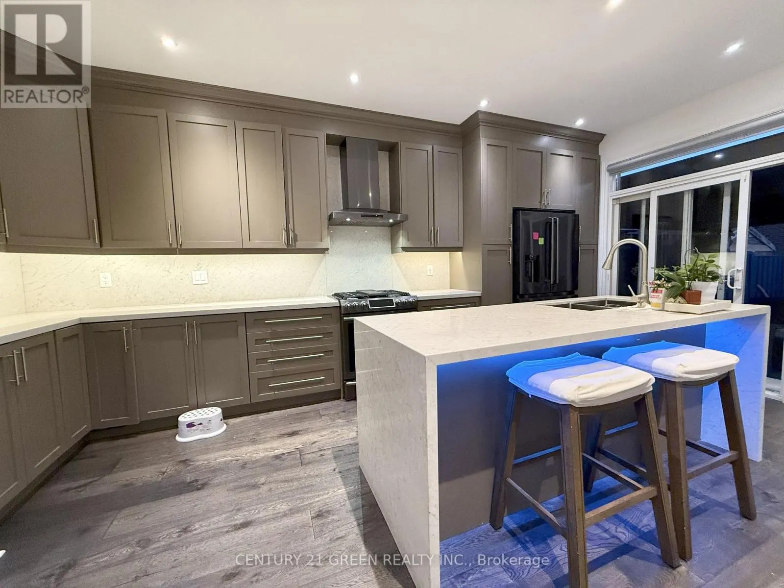 7328 CORK TREE ROW