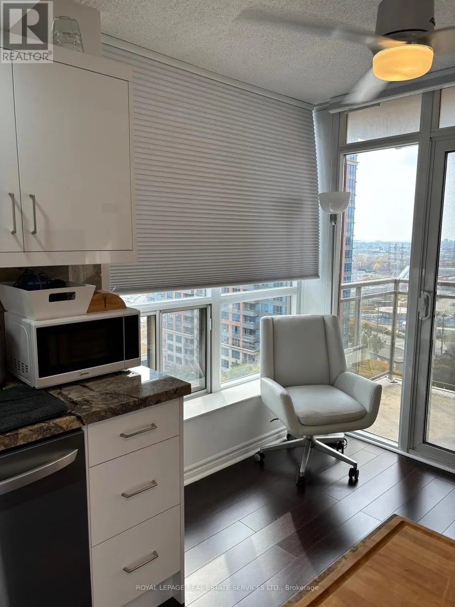 1210 - 5229 DUNDAS STREET W