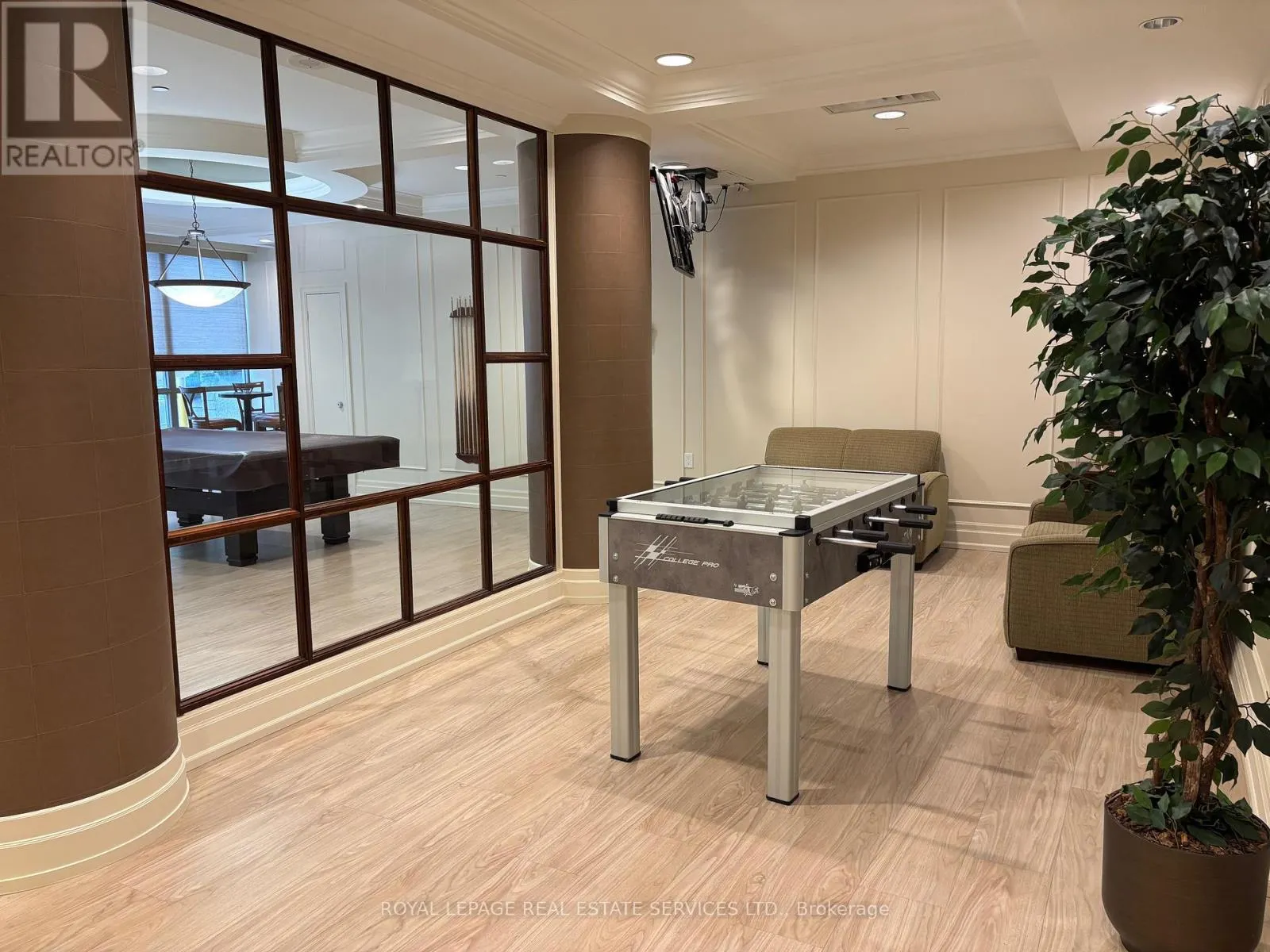 1210 - 5229 DUNDAS STREET W