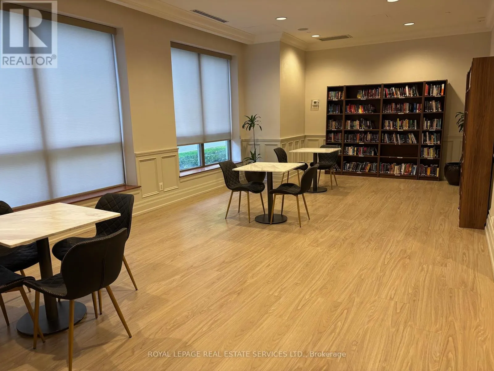 1210 - 5229 DUNDAS STREET W