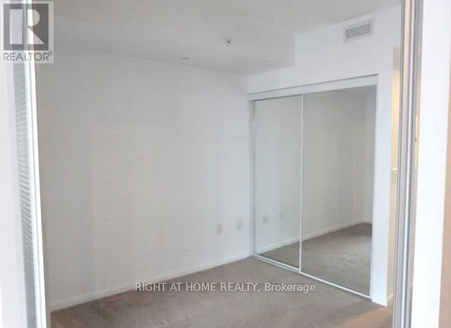 622 - 830 LAWRENCE AVENUE W