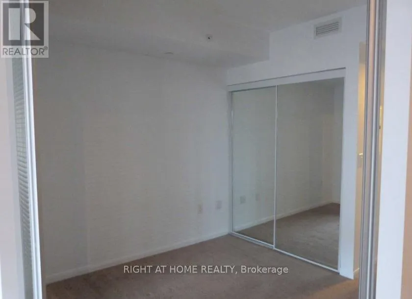 622 - 830 LAWRENCE AVENUE W