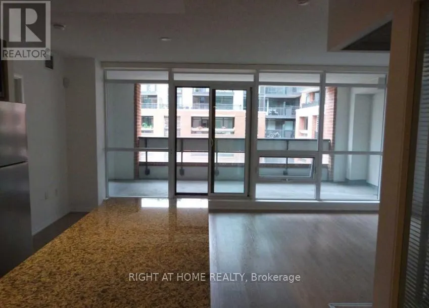 622 - 830 LAWRENCE AVENUE W