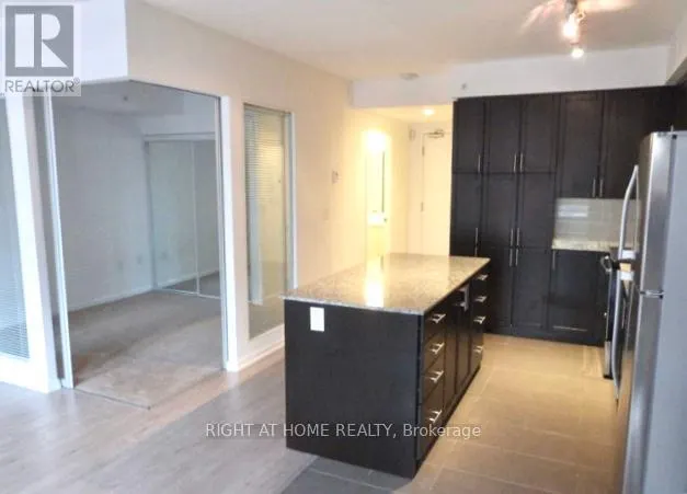622 - 830 LAWRENCE AVENUE W