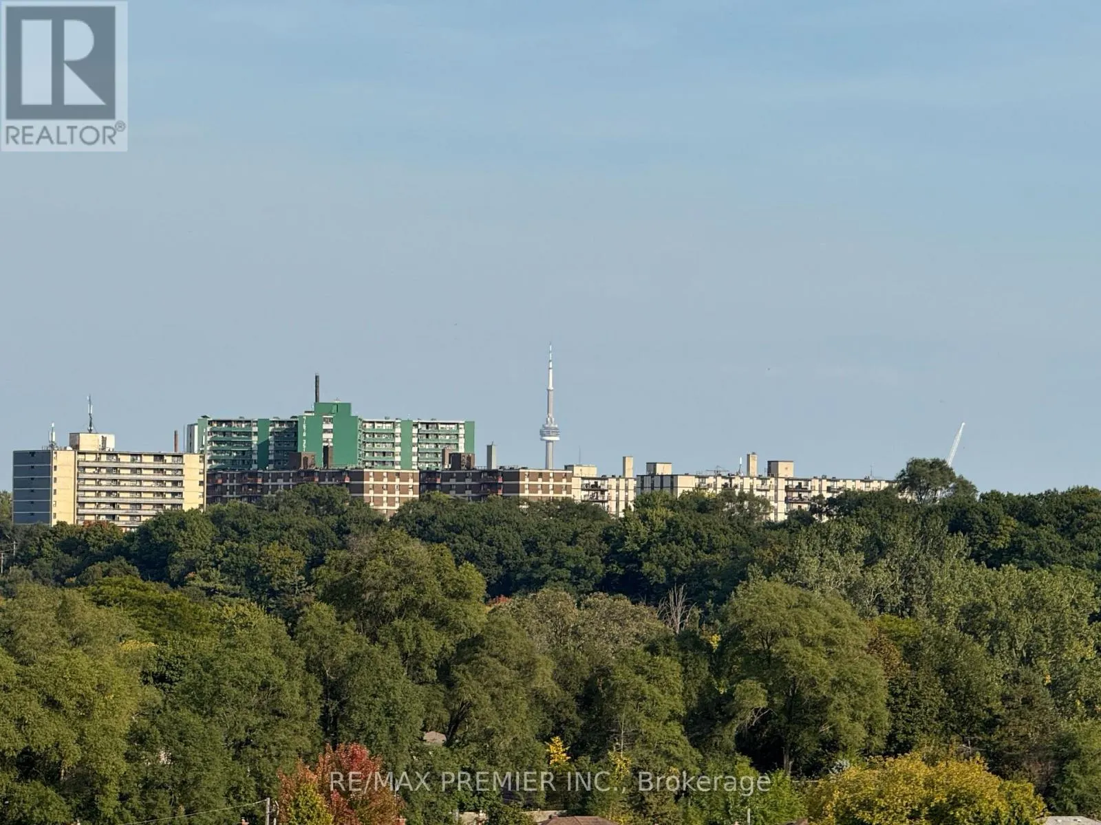 1105 - 260 SCARLETT ROAD