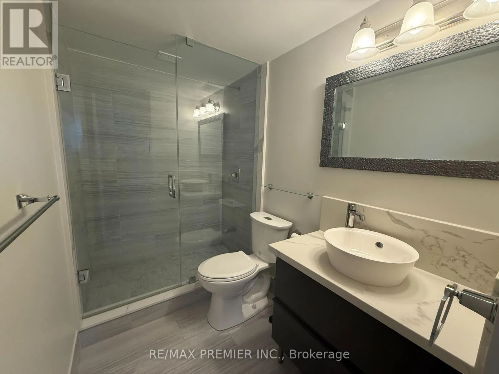 1105 - 260 SCARLETT ROAD