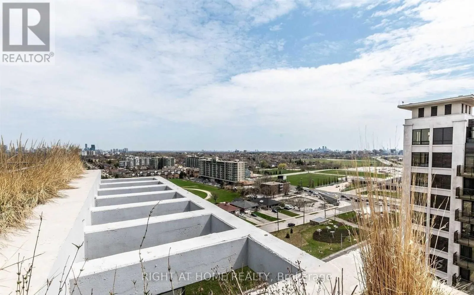 512 - 10 DE BOERS DRIVE
