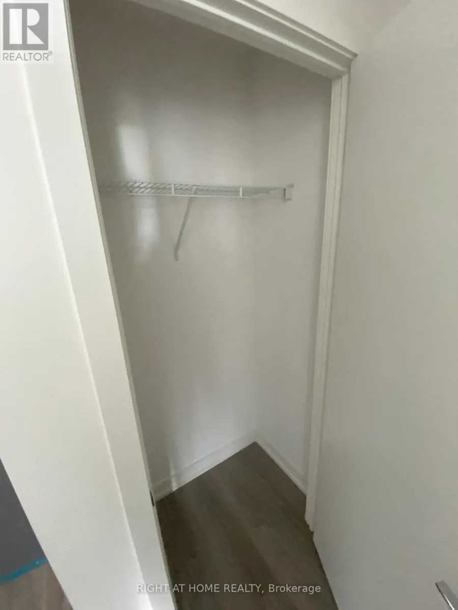 512 - 10 DE BOERS DRIVE