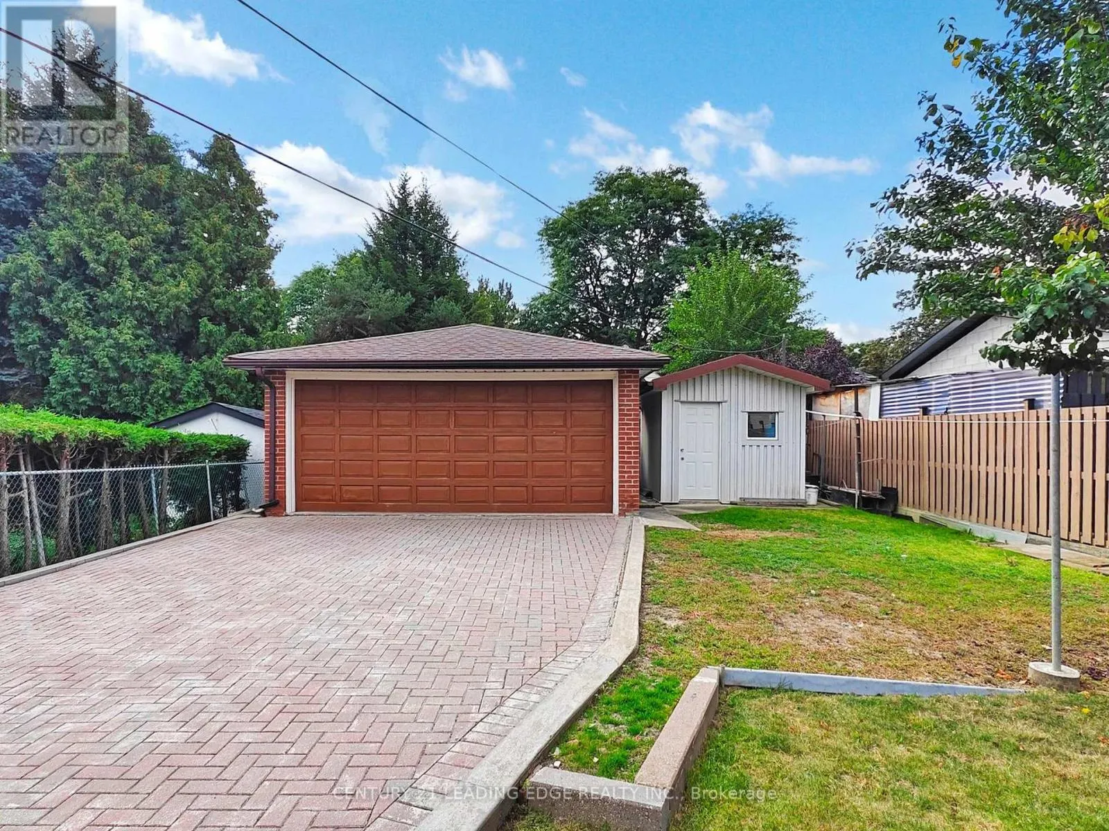 33 MONARCHDALE AVENUE