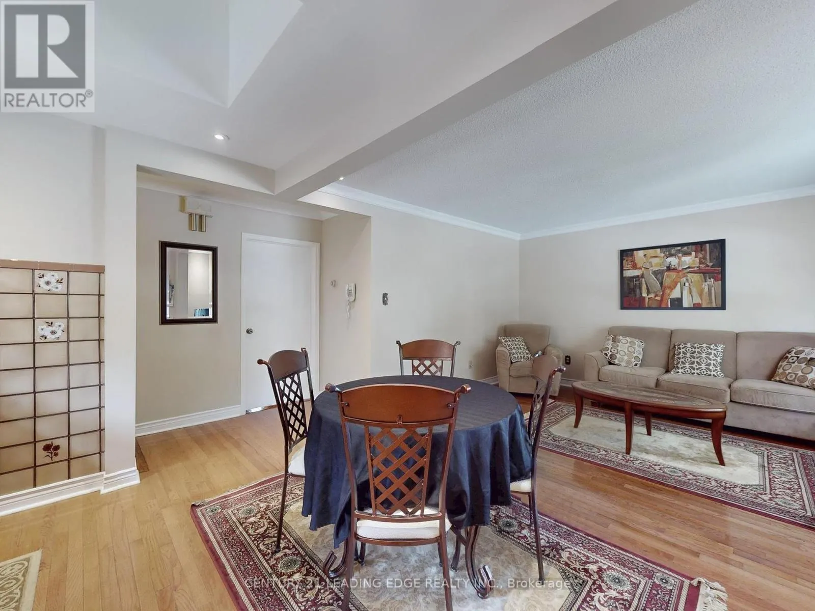 33 MONARCHDALE AVENUE
