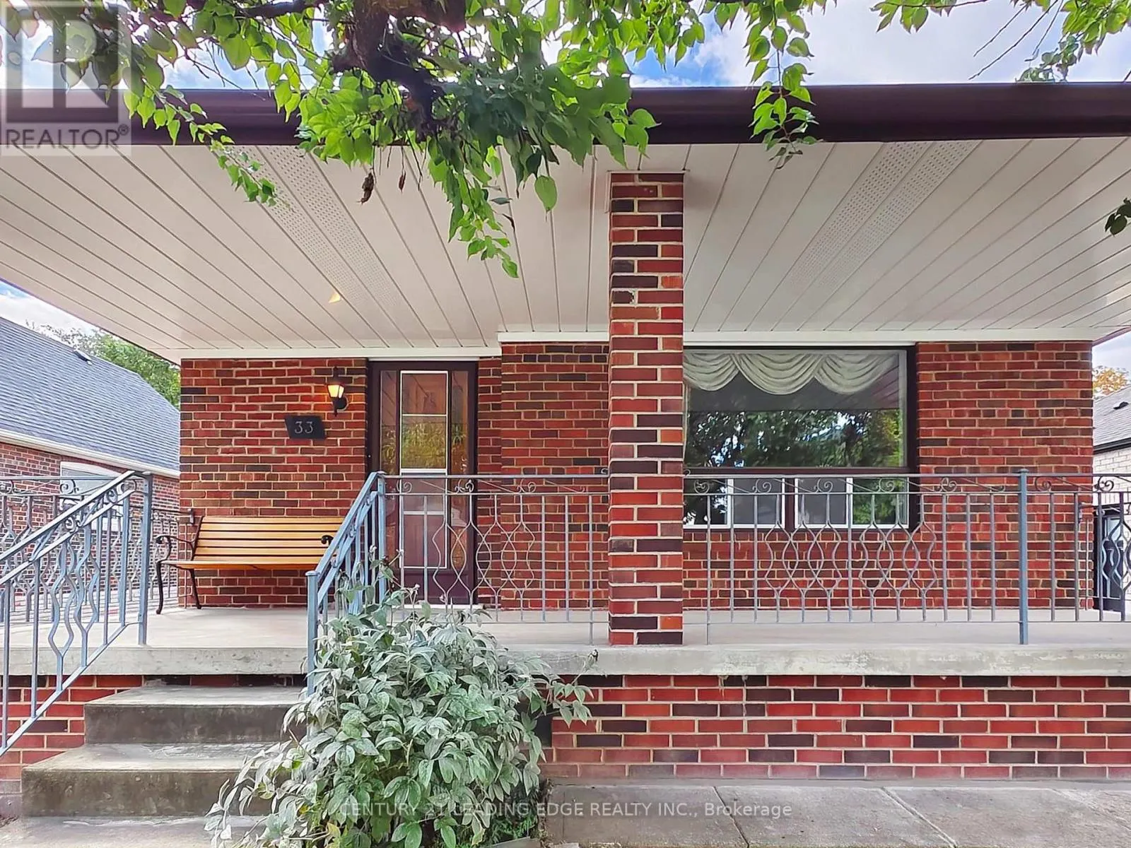 33 MONARCHDALE AVENUE