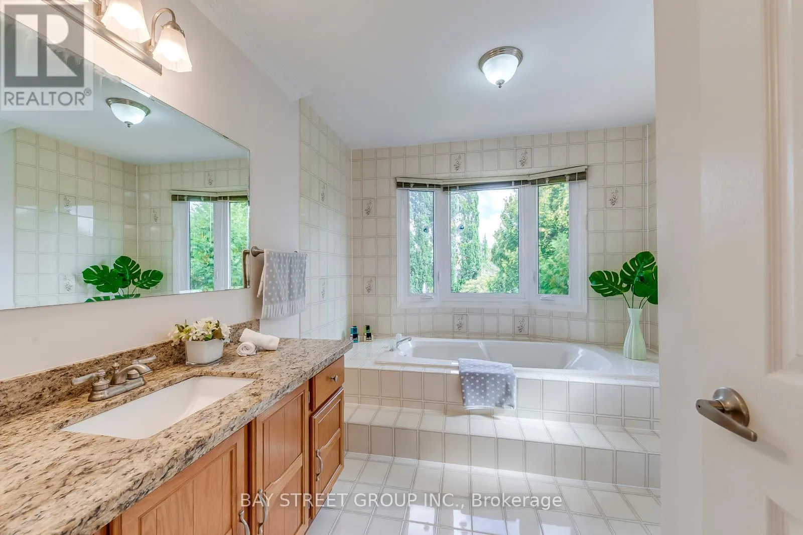 1394 PEARTREE CIRCLE