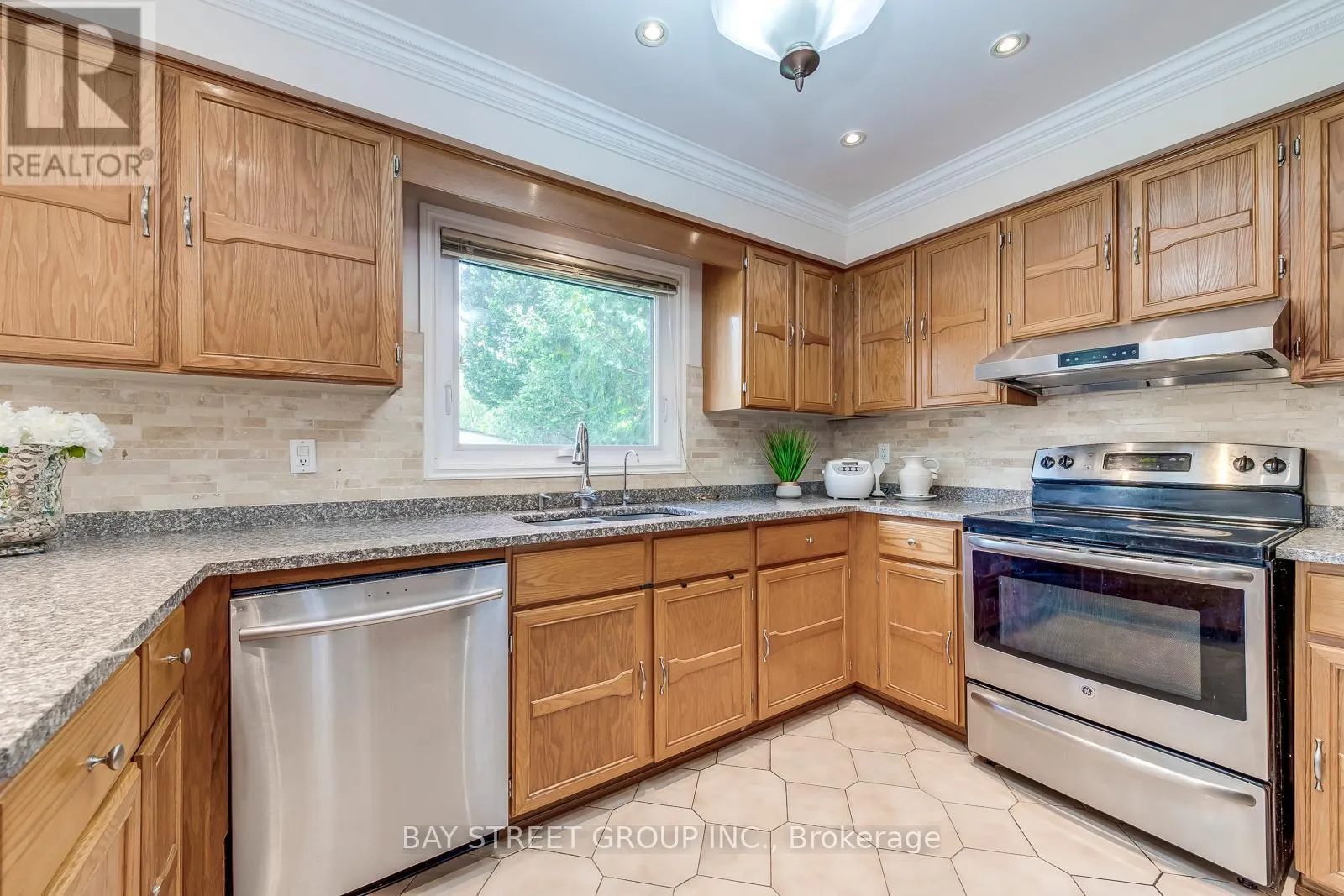 1394 PEARTREE CIRCLE