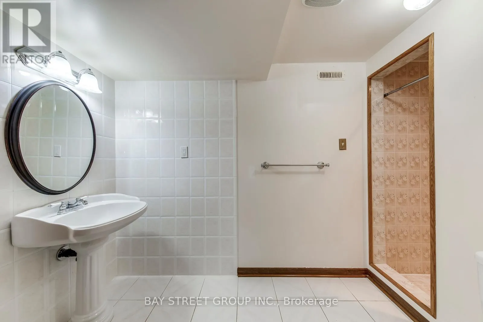 1394 PEARTREE CIRCLE