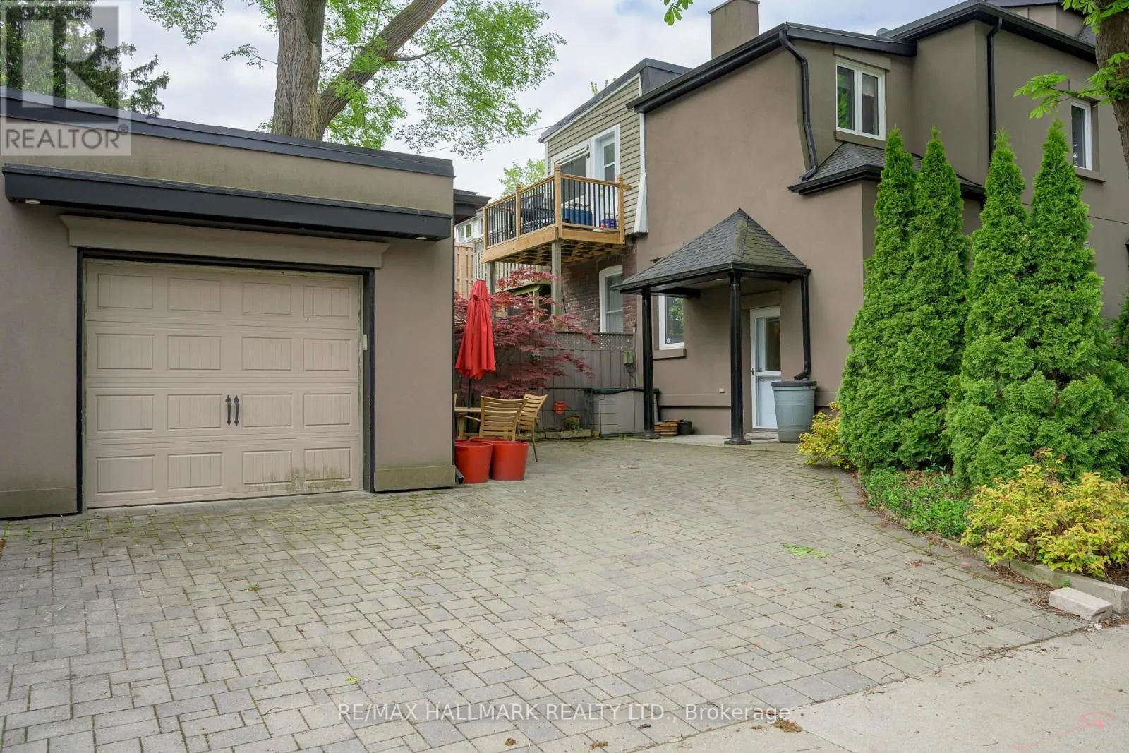 85 SORAUREN AVENUE