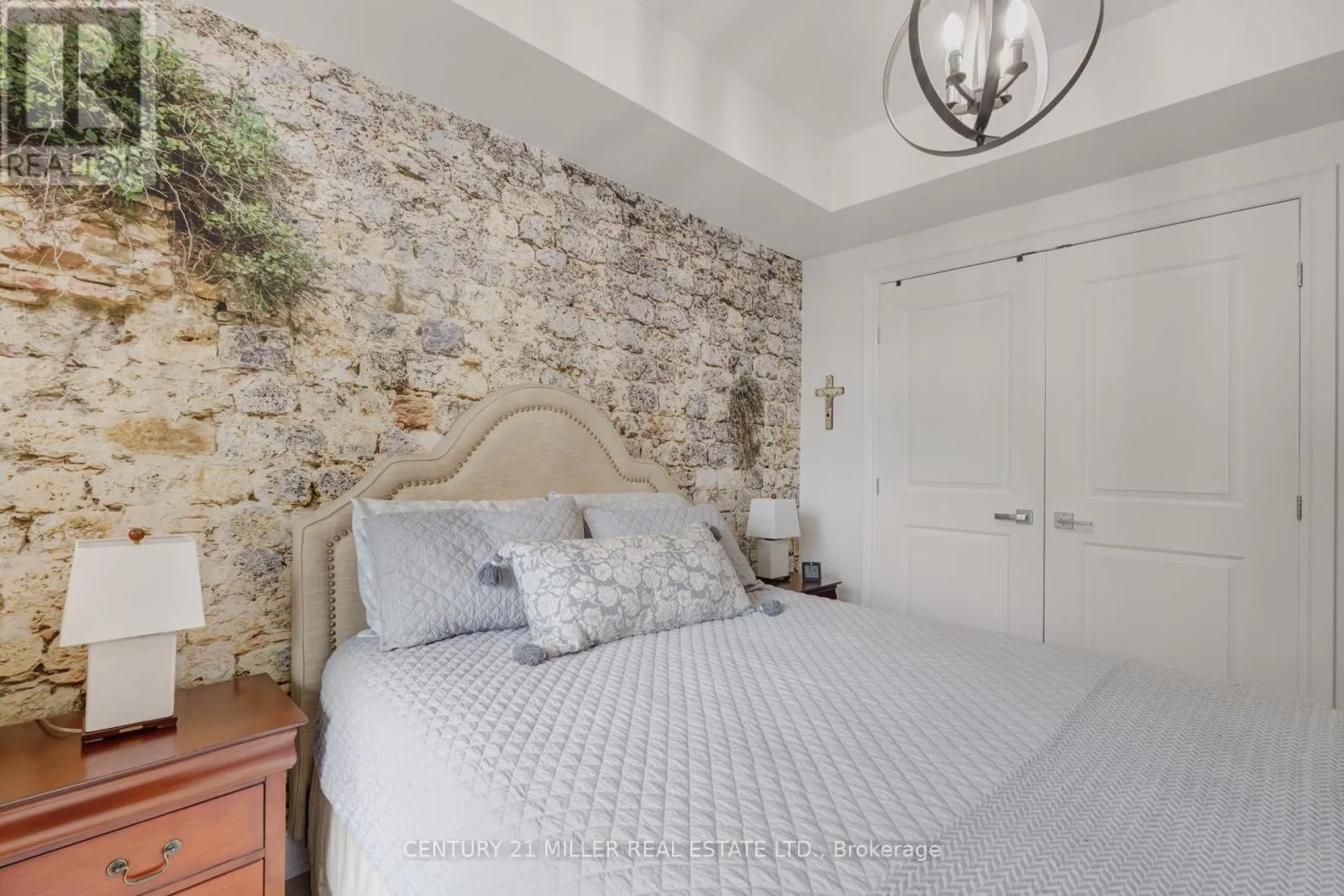 511 - 3500 LAKESHORE ROAD W