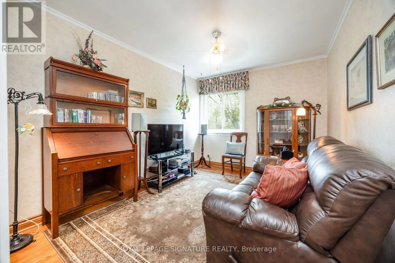 44 - 51 BROADFIELD DRIVE