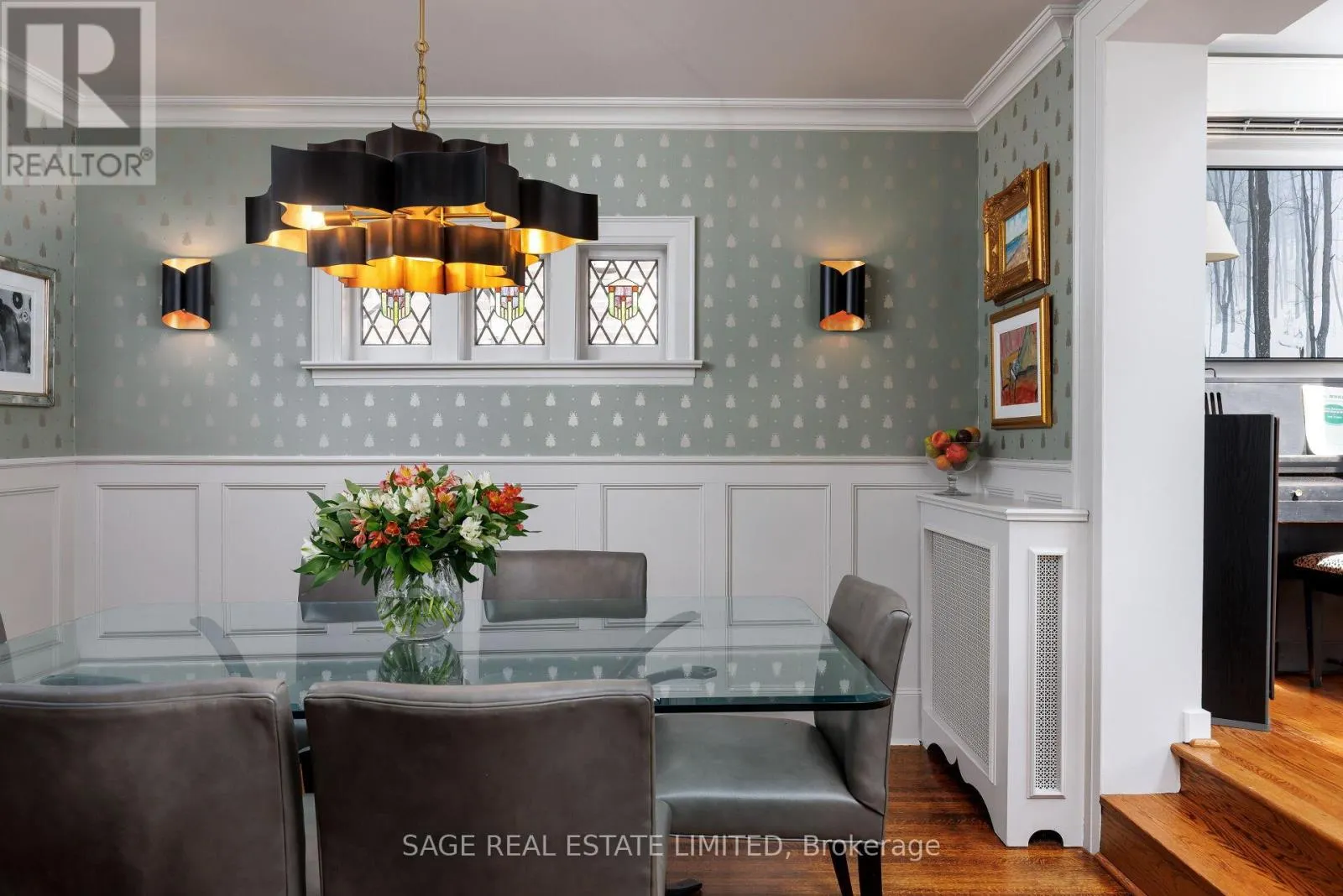 35 GRENVIEW BOULEVARD N