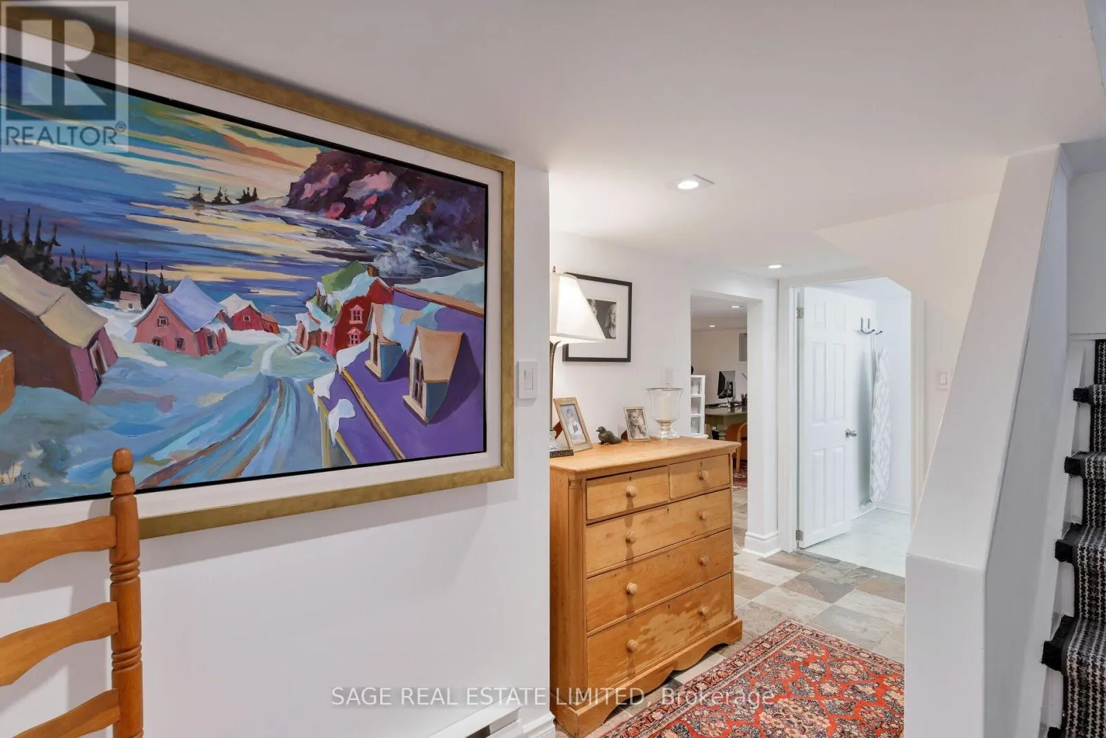 35 GRENVIEW BOULEVARD N