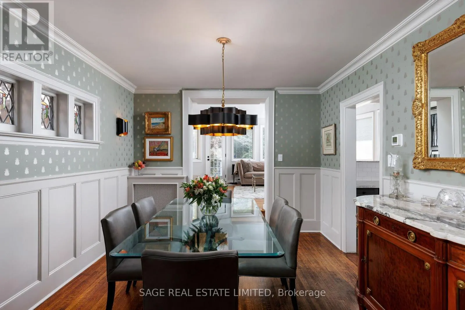 35 GRENVIEW BOULEVARD N