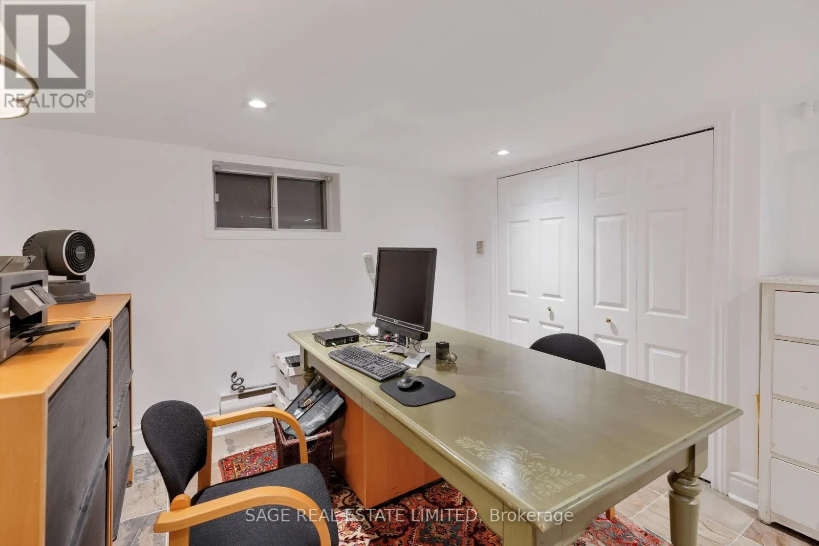 35 GRENVIEW BOULEVARD N