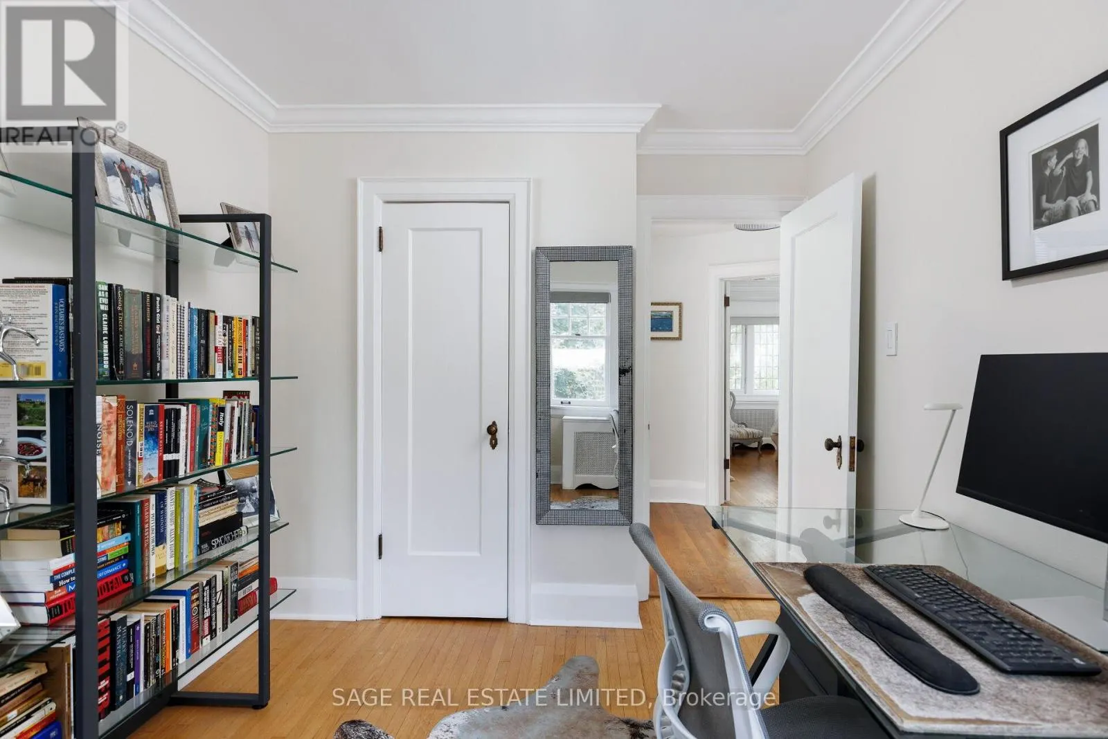 35 GRENVIEW BOULEVARD N