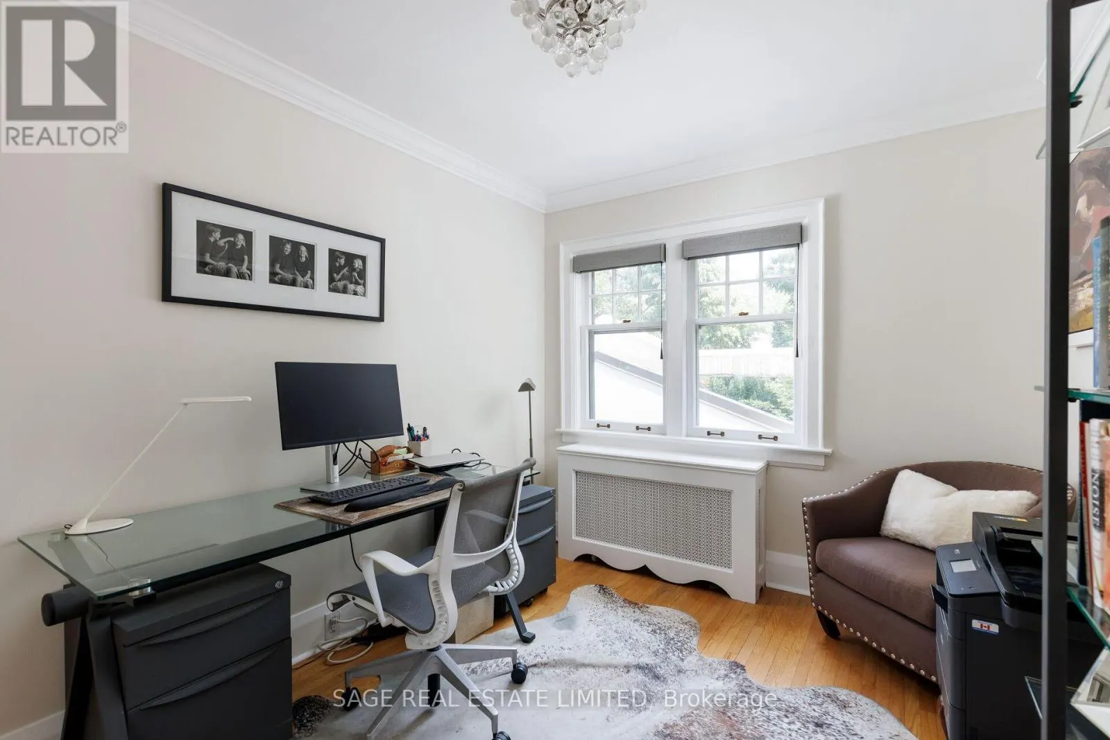 35 GRENVIEW BOULEVARD N