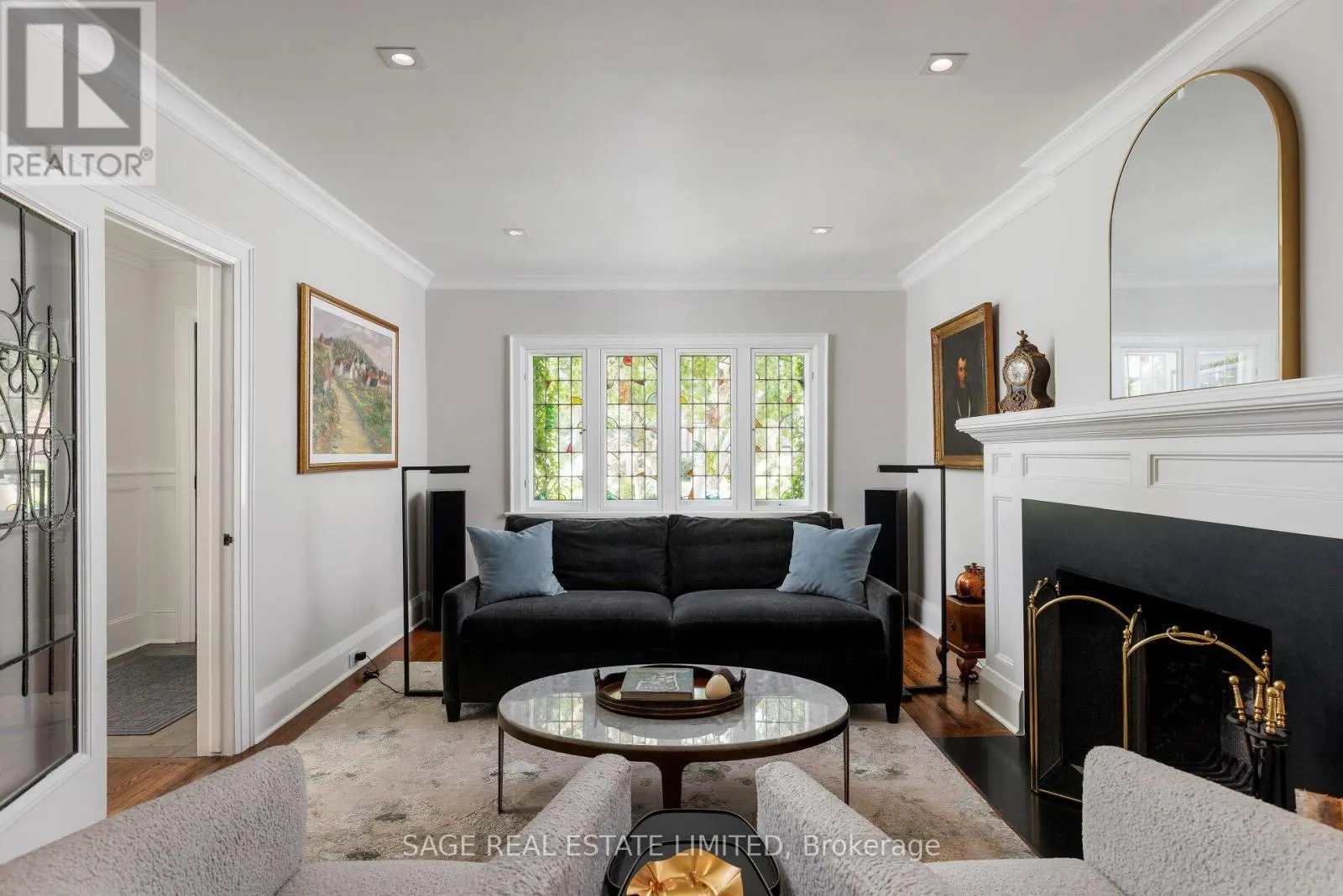 35 GRENVIEW BOULEVARD N