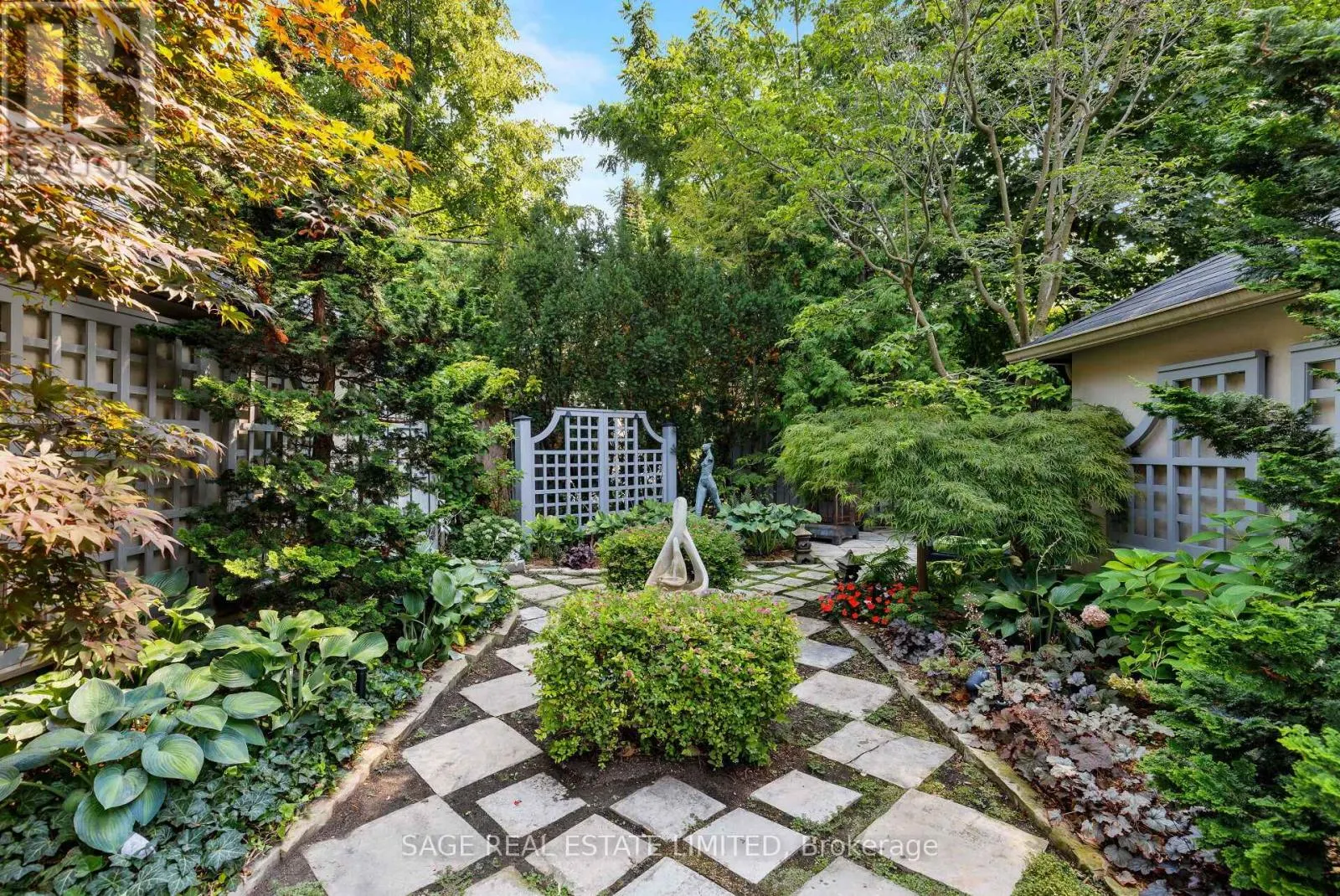 35 GRENVIEW BOULEVARD N