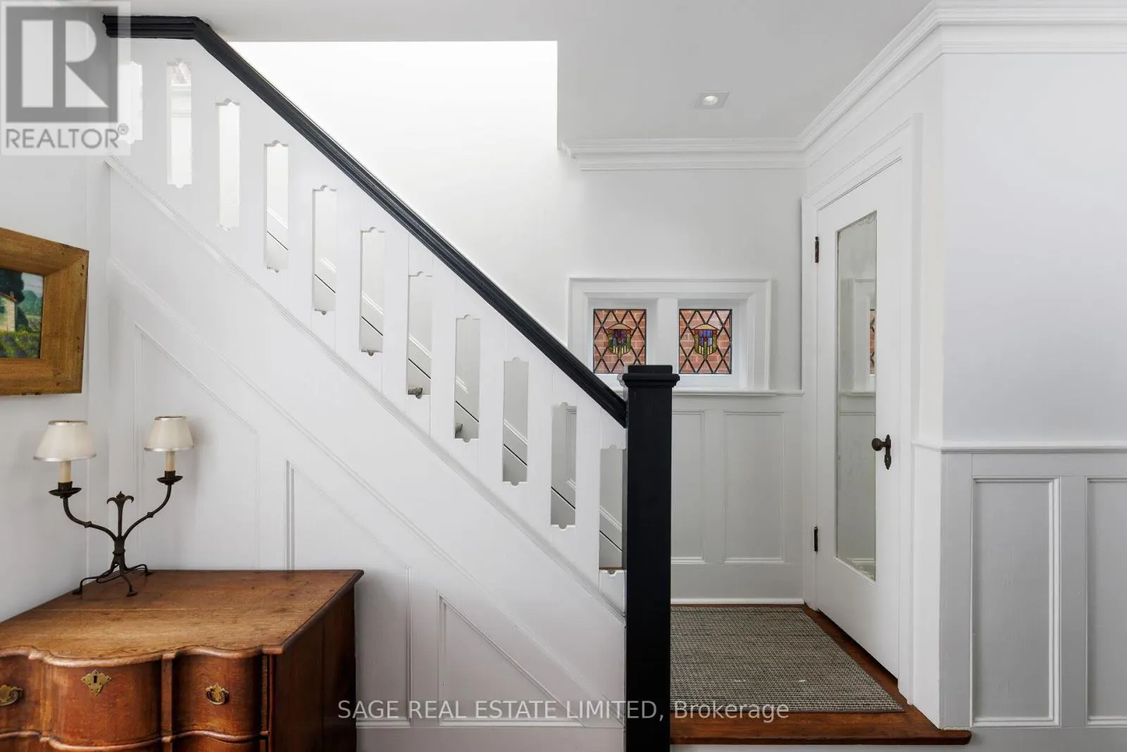 35 GRENVIEW BOULEVARD N