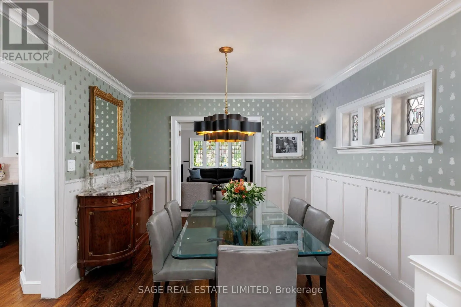 35 GRENVIEW BOULEVARD N