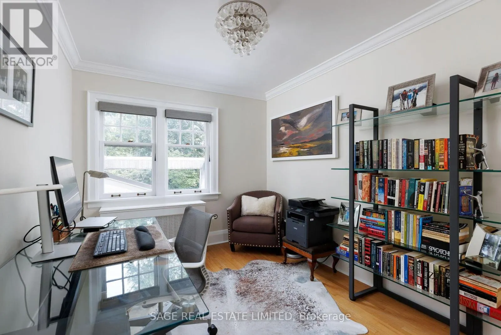 35 GRENVIEW BOULEVARD N