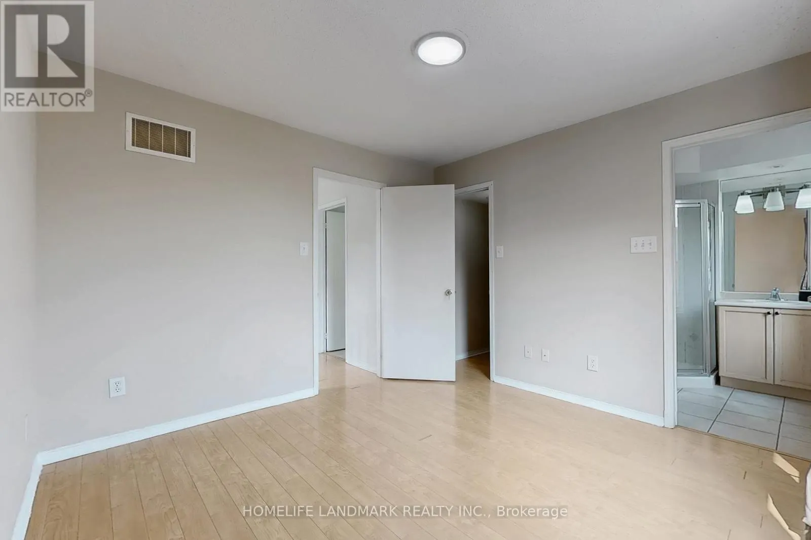 31 - 4965 SOUTHAMPTON DRIVE