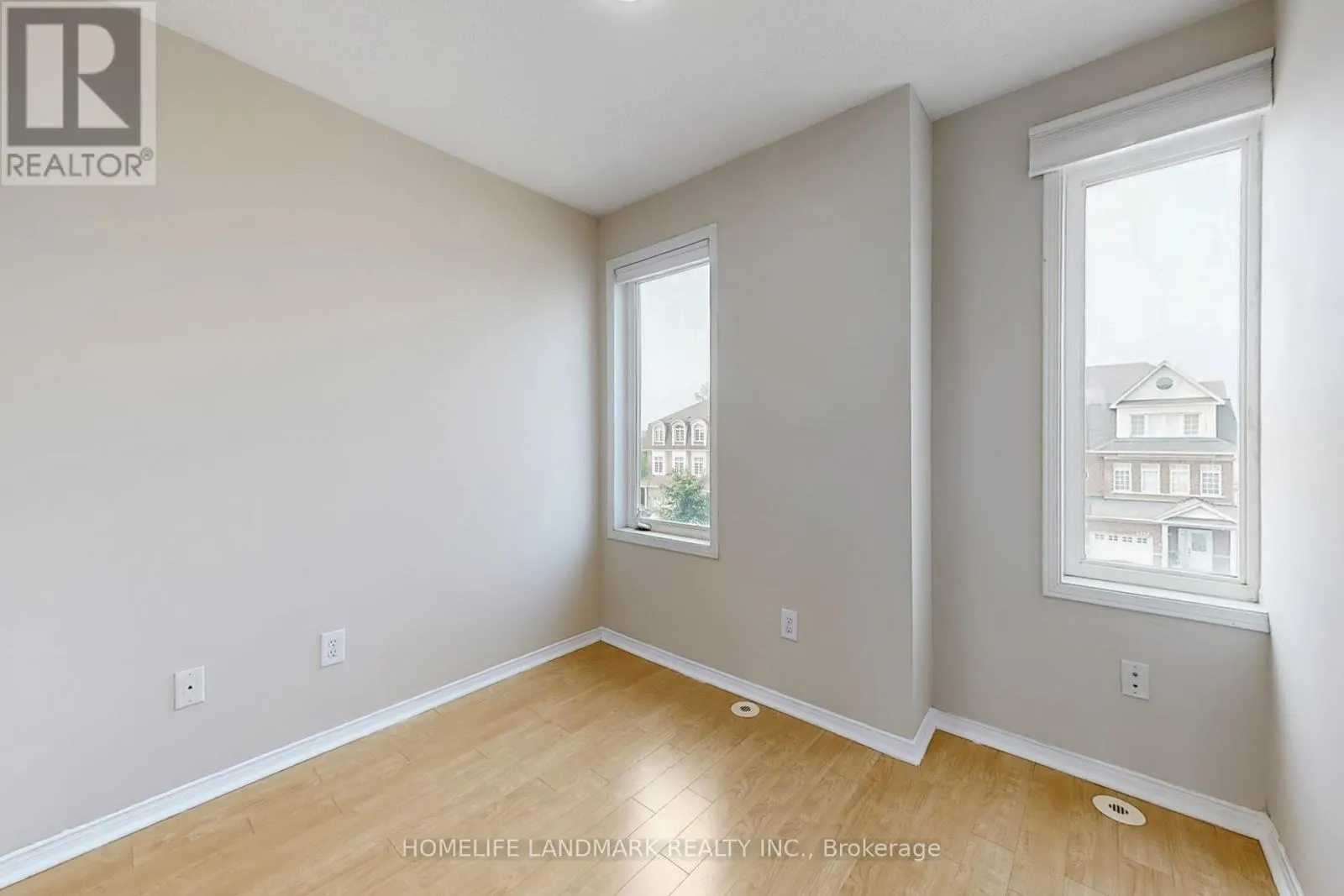 31 - 4965 SOUTHAMPTON DRIVE