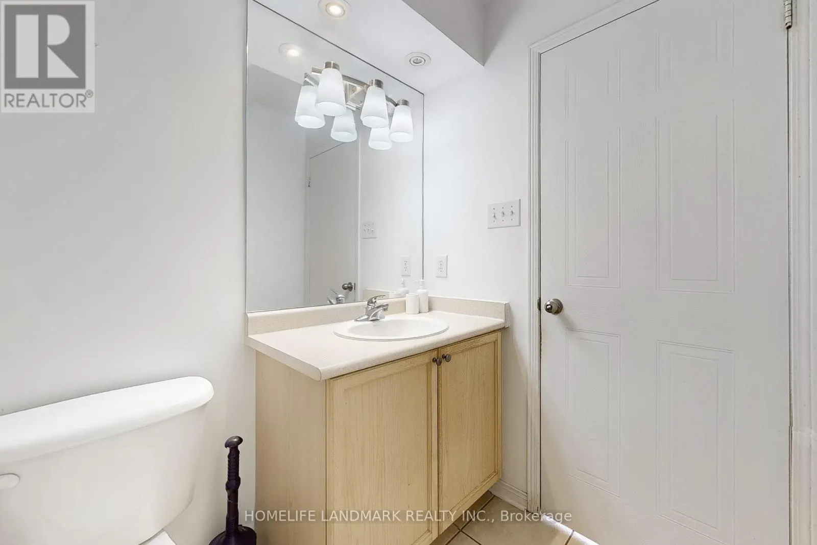 31 - 4965 SOUTHAMPTON DRIVE