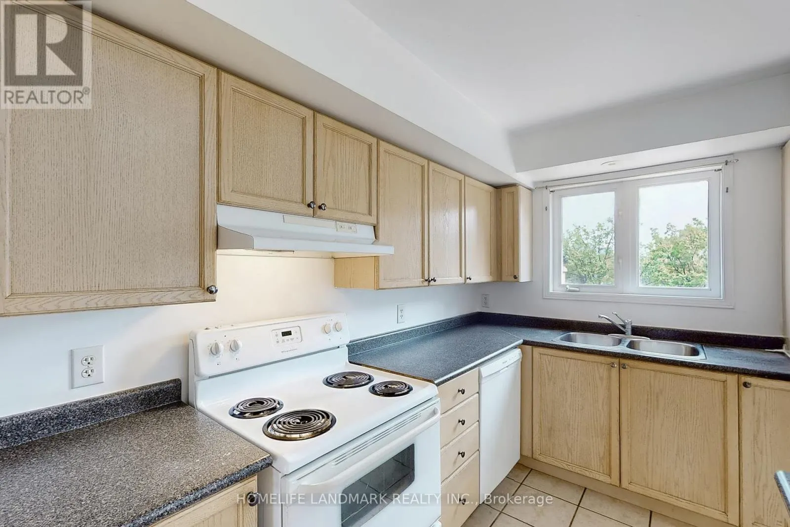 31 - 4965 SOUTHAMPTON DRIVE